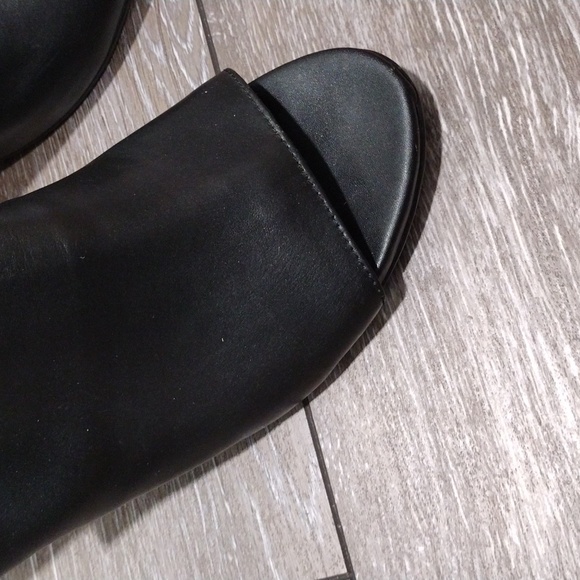 Reaction Kenneth Cole black leather open toe heels. Size 10 - Picture 2 of 11